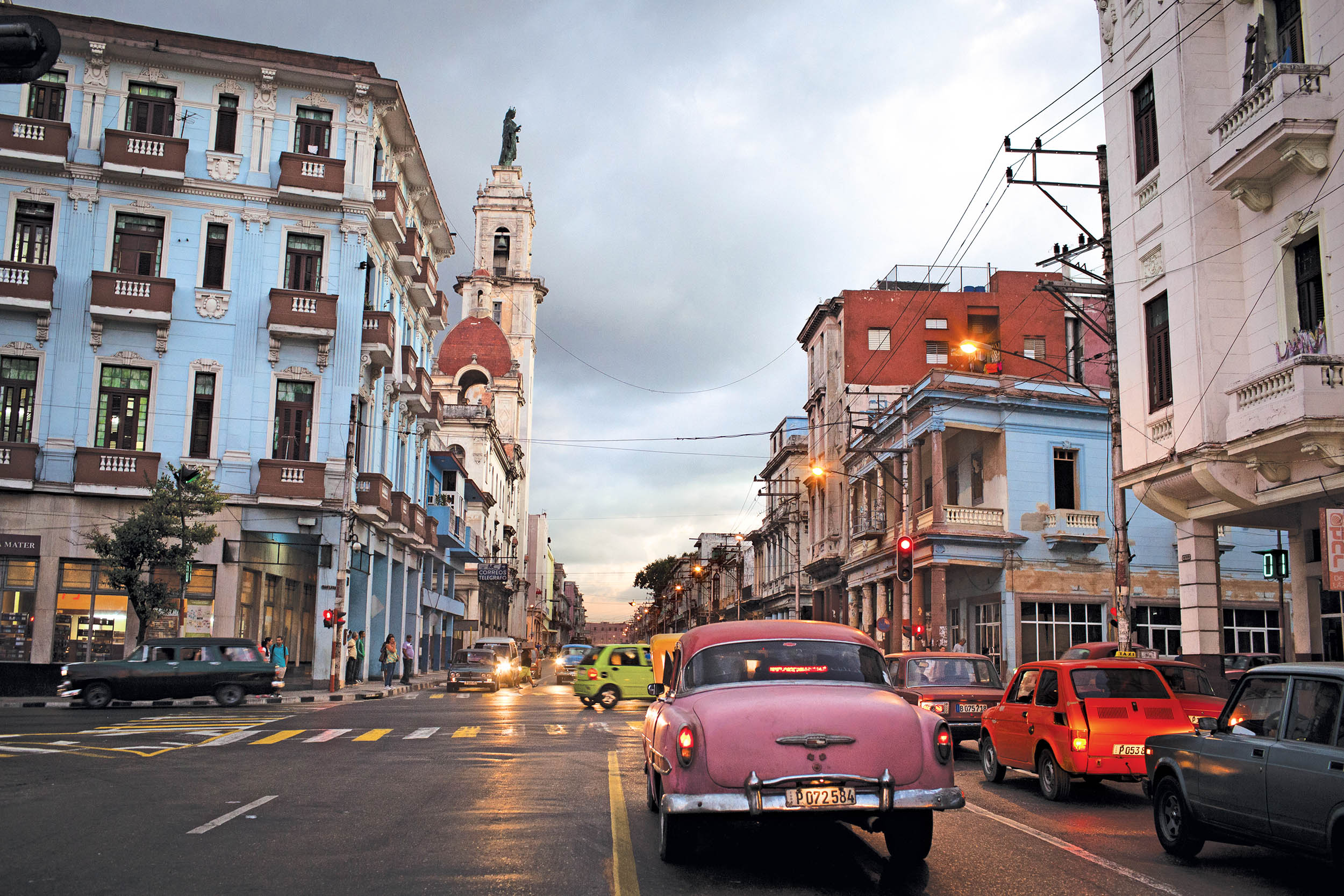 Кубинские города. Куба Гавана улицы. Остров Куба Гавана. Столица Кубы Гавана. Куба Гавана улочки.